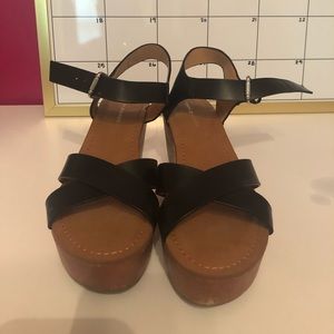 Black strappy wedge